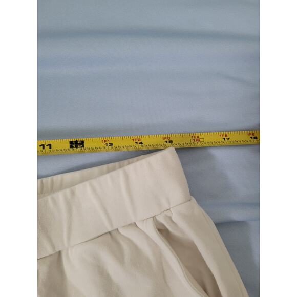Cozy Earth Women's Brushed Bamboo Bermuda Shorts 9" Size L Ivory Quiet Luxury - Picture 7 of 10
